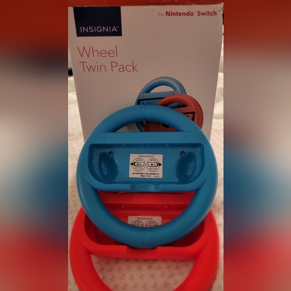 Insignia Wheel Twin Pack for Nintendo Switch - Picture 2 of 3